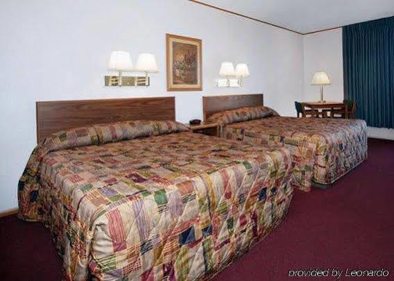 Econo Lodge Wall Exterior photo